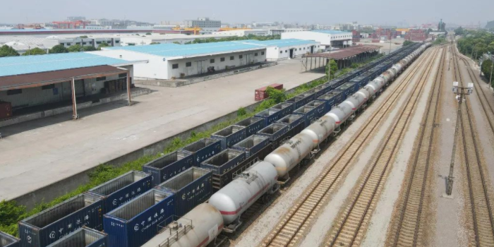 孝感湘潭港海铁联运箱量首破“10万箱”